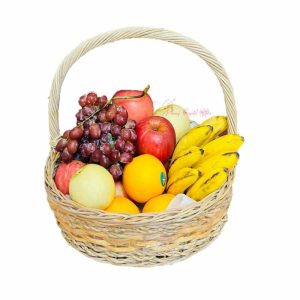 Large Fruit Basket: 5 Oranges, 5 Red Apples, 6 Pears, 1/4 kilo Banana, 1/2 kilo Red Grapes