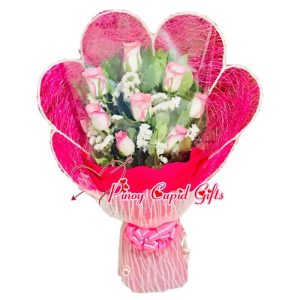 10 2-tone Pink Roses in a hand bouquet