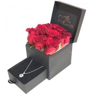 Red Roses with a beautiful Heart Silver Necklace in a gift box