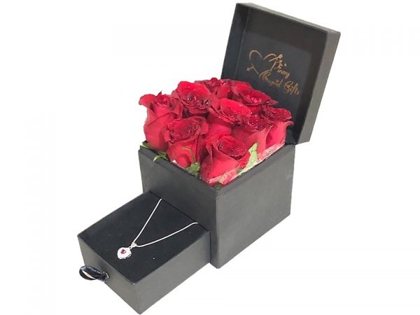 Red Roses with a beautiful Heart Silver Necklace in a gift box