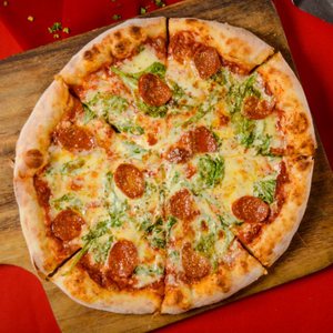 Chorizo E Spinach Pizza by Amici
