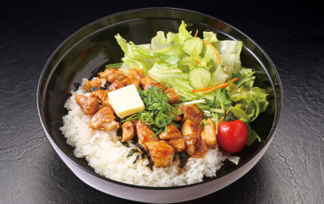 Rice topped with chicken sauteed in butter and Umami sauce.