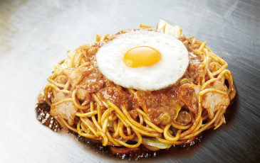 Pork Belly Yakisoba Fried Noodles with Spicy Curry