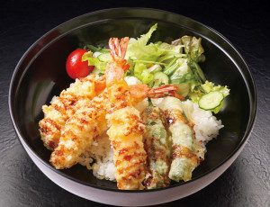 Rice topped with crispy prawn tempura.