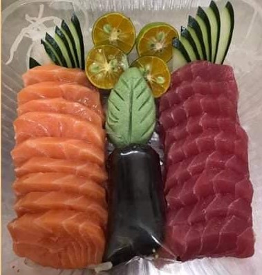 Mixed Salmon and Tuna Sashimi (half & half)