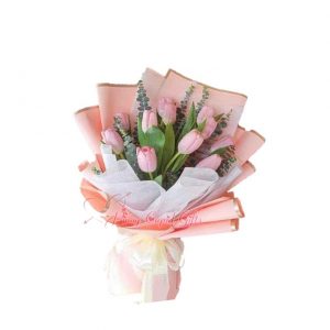 12 pink tulips bouquet