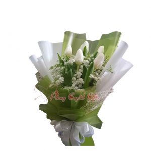 6 white tulips bouquet