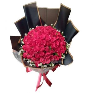 99 Pink Roses in Bouquet