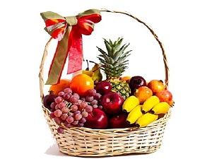 Large Fruit Basket; 5 Oranges 5 Red Apples 6 Pears 1/4 kilo Banana 1/2 kilo Red Grapes