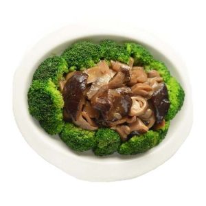 3 Kinds of Mushroom with Broccoli (Flower) in Oyster Sauce