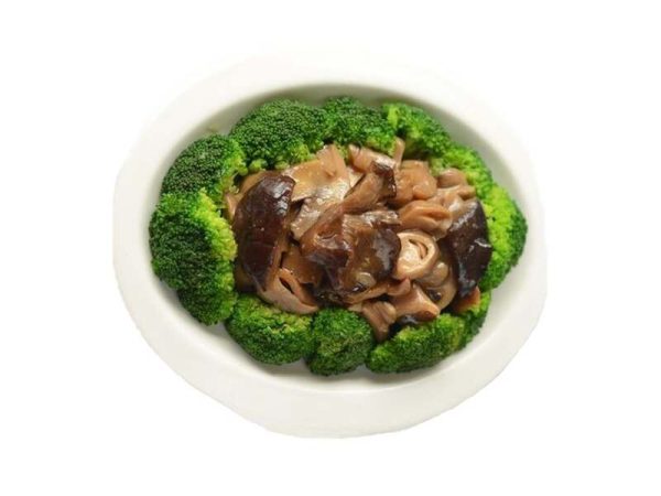 3 Kinds of Mushroom with Broccoli (Flower) in Oyster Sauce