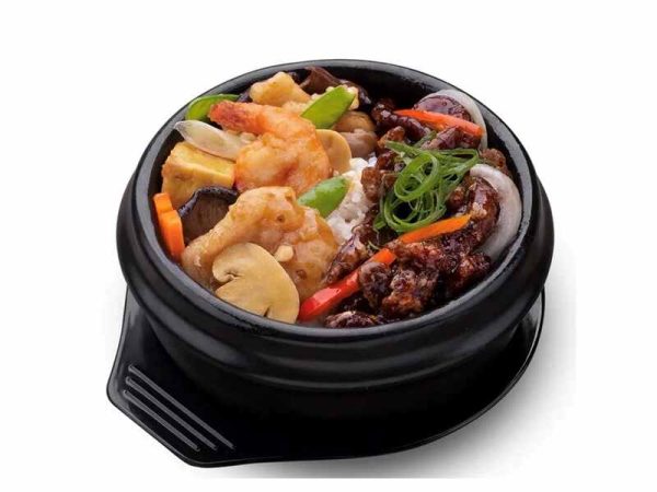 Spicy Seafood & Crunchy Beef Strips with Steamed Rice